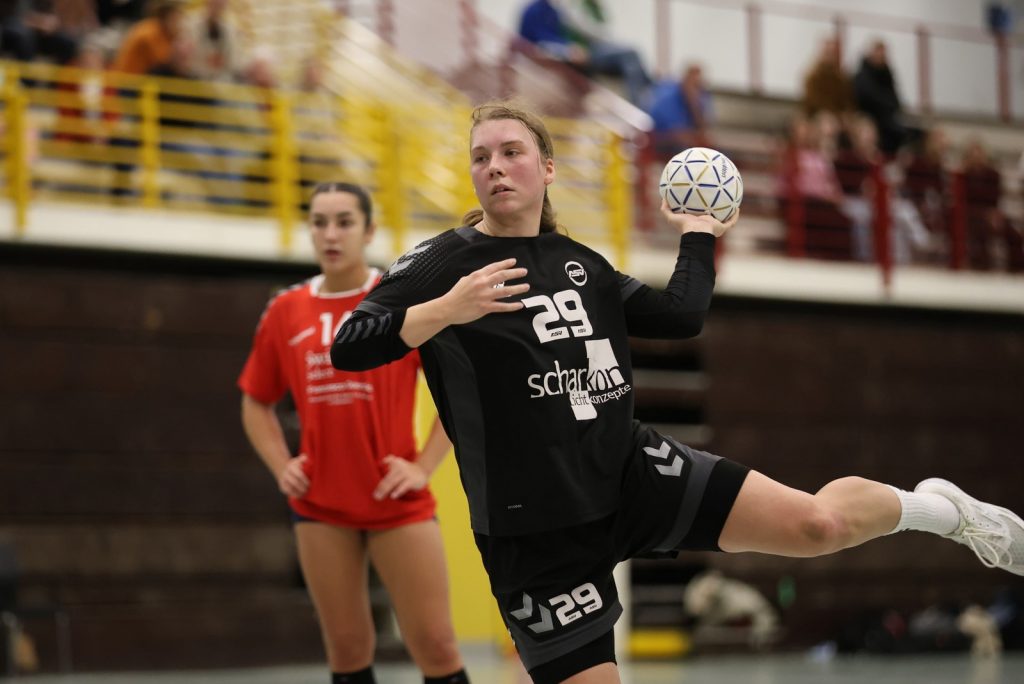 1. Damen gewinnt ihr Heimspiel knapp mit 26:25