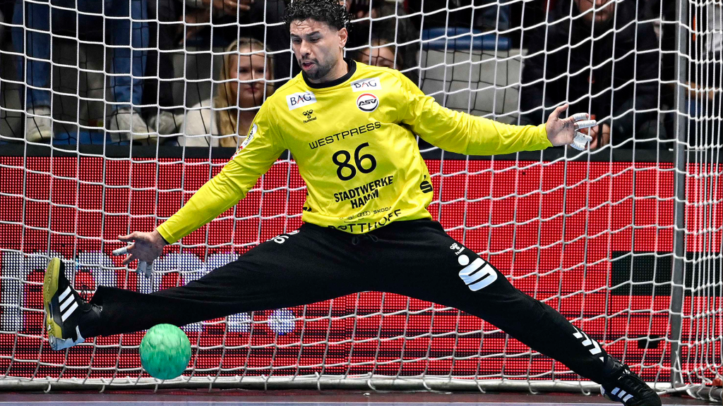 Dank einer starken zweiten Halbzeit hat der ASV am Samstagabend vor 1.818 Zuschauern das Topduell gegen TuS Spenge 36:30 (16:17) gewonnen.
