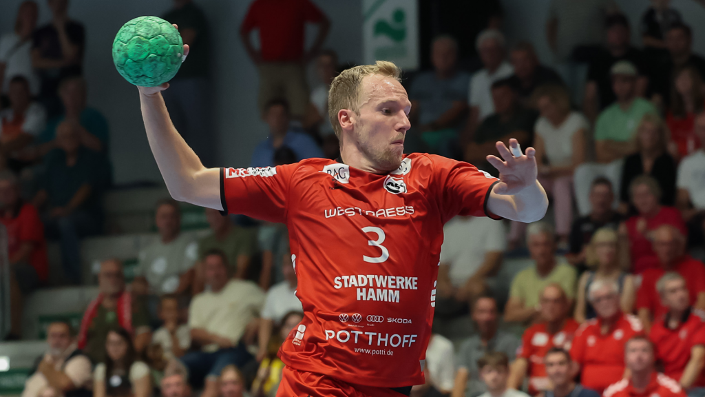 Die größten Aufgaben hat sich der ASV am Samstagabend in Vinnhorst in Form von unnötigen Zeitstrafen selbst gestellt. Am Ende feierten die Westfalen aber einen verdienten 27:26-Auswärtssieg vor mageren 705 Zuschauern.