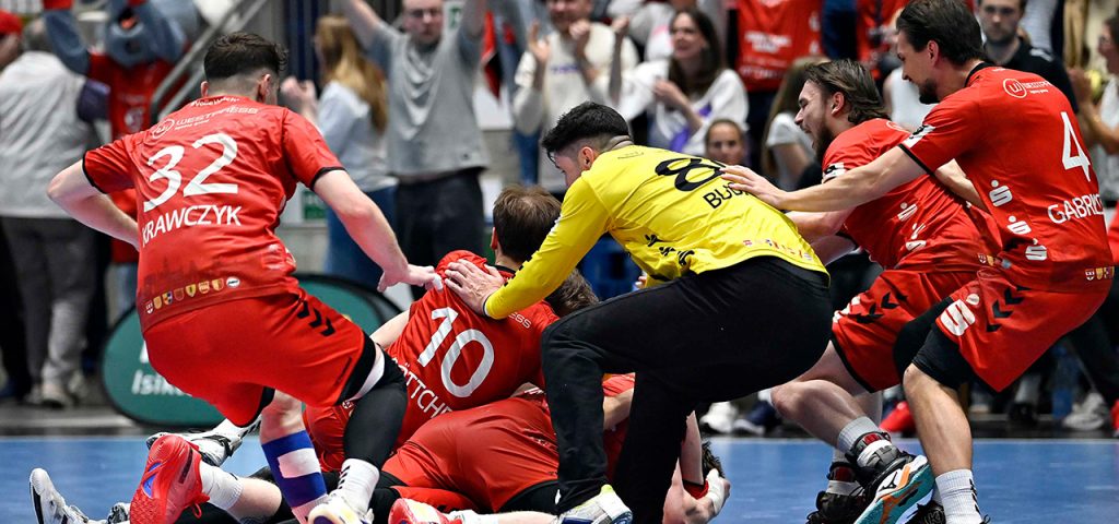 Auverkaufte Arena - die Vorfreude bei den westf&auml;lischen Handballfans auf das Duell gegen Verfolger TuS Vinnhorst am Samstag (19 Uhr) ist riesengro&szlig;. Der ASV kann mit einem Sieg vorzeitig in die Aufstiegsrunde einziehen.