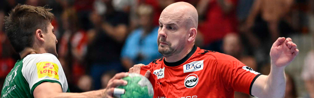 Im Interview blickt ASV-Gesch&auml;ftsf&uuml;hrer Markus Fuchs, der in der Aufstiegsrunde &uuml;berraschend sogar noch einmal selbst das Trikot &uuml;berstreifte, auf ein bewegendes Jahr und ein Happy End zur&uuml;ck.